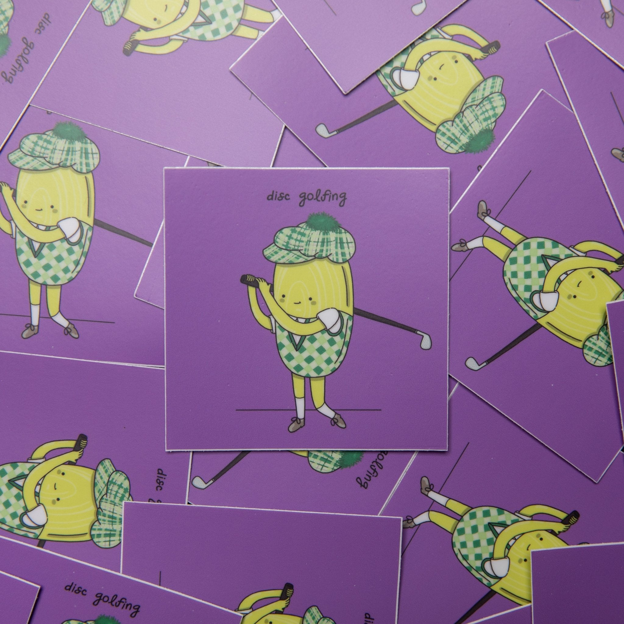 Disc Golfing - menottees