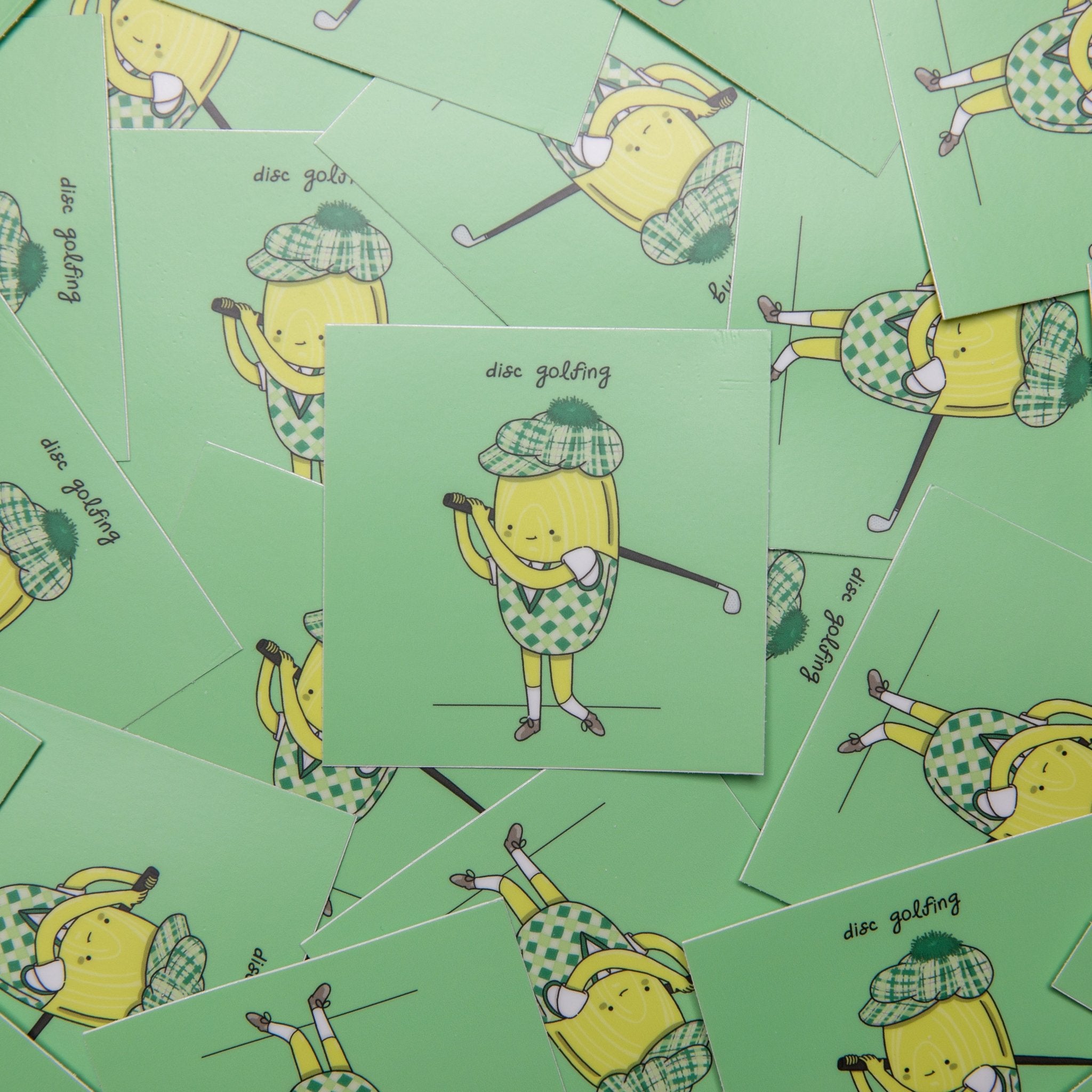 Disc Golfing - menottees