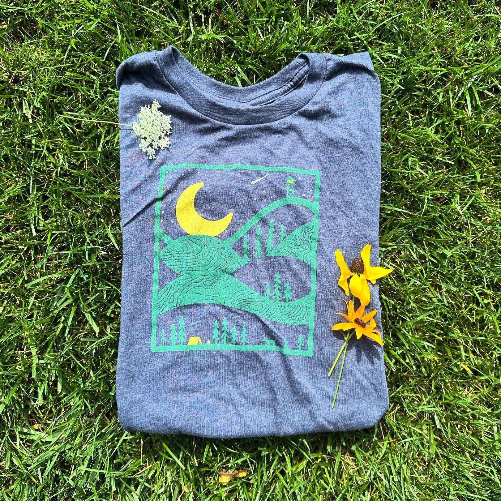 Night Ridge Tee (The Yellow Moon) - Menottees