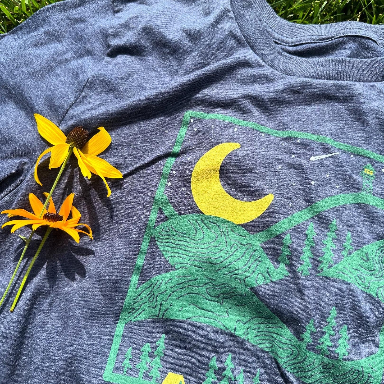 Night Ridge Tee (The Yellow Moon) - Menottees