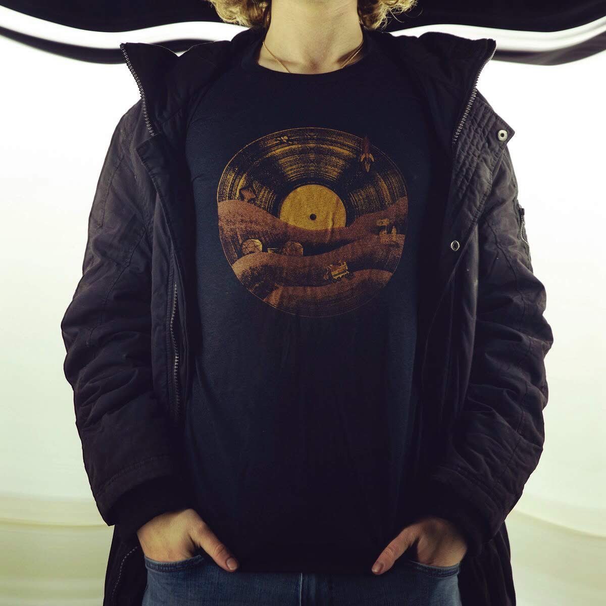 Mars LP - menottees