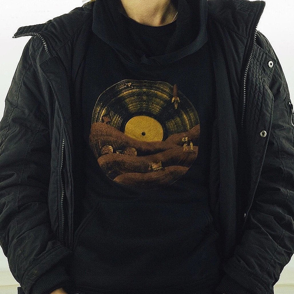 Mars LP - menottees