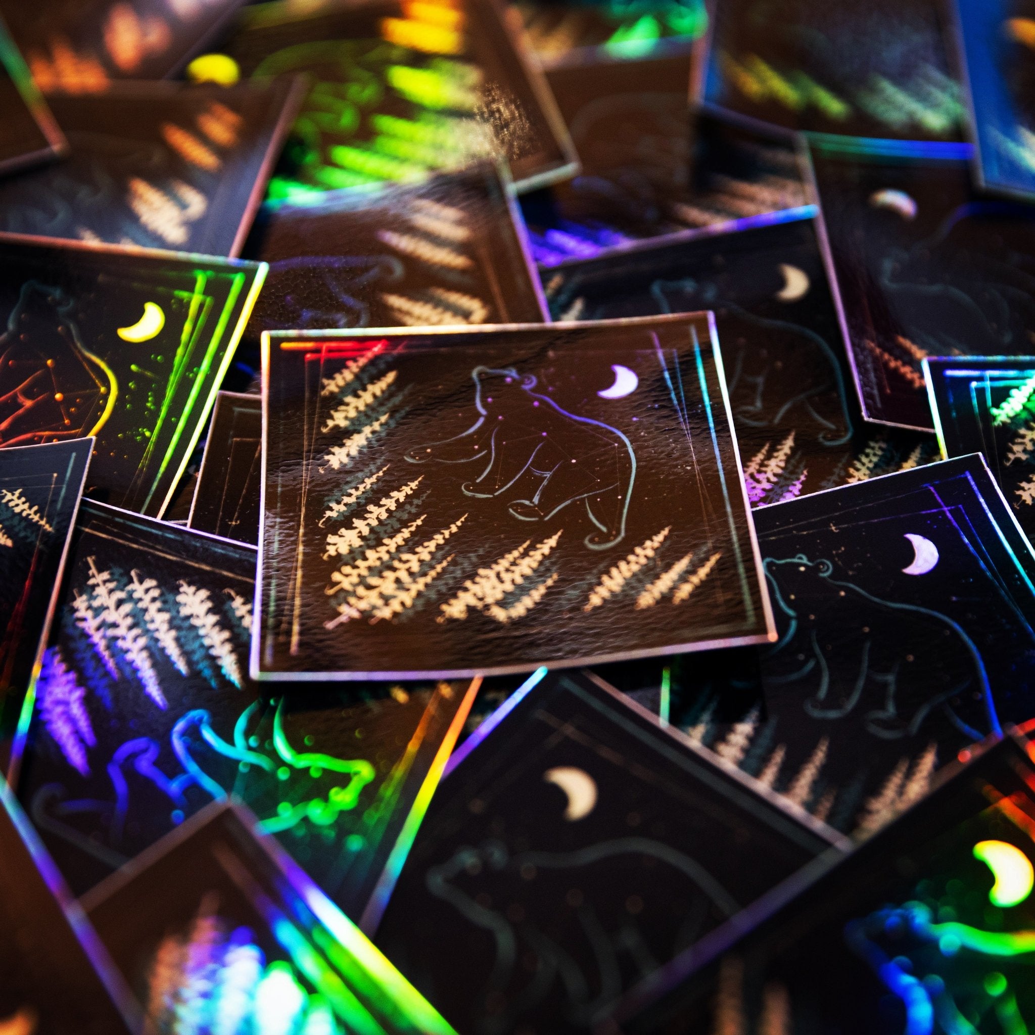 The Heaven’s Wild Bear (Holographic) - menottees